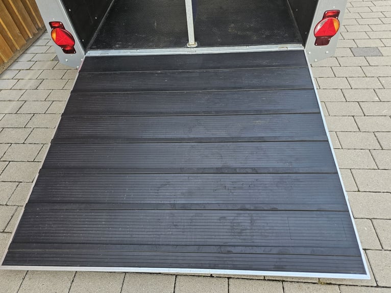 Humbaur Equitos Alu Plus 2000kg - neuwertiger Zustand