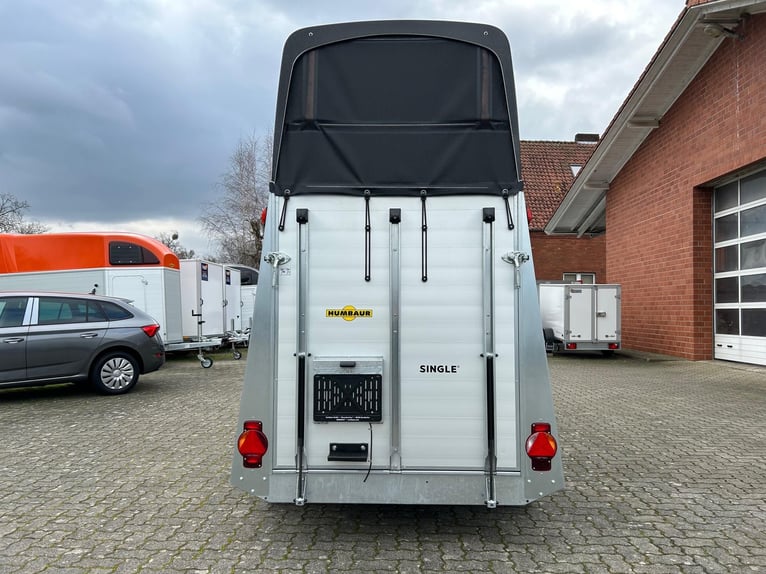 Humbaur Pferdeanhänger Single Alu Black 1600 1,6t Sattelkammer 100km/h
