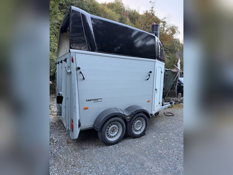 Humbaur Xanthos Aero 2400 – 2-Pferdeanhänger mit Sattelkammer