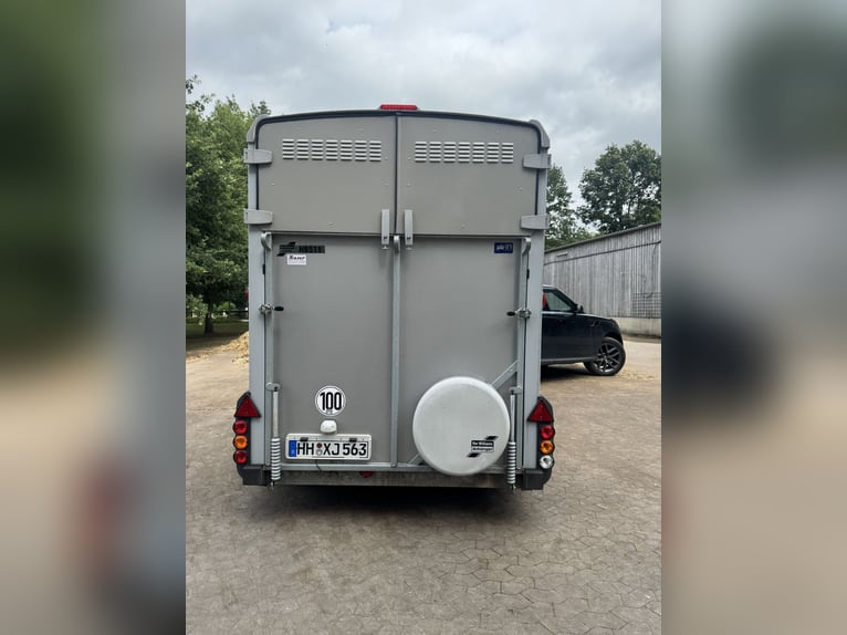 Ifor Williams Pferdeanhänger HB511, 2Pferde, EZ 05/18, TÜV neu, 1.Hand