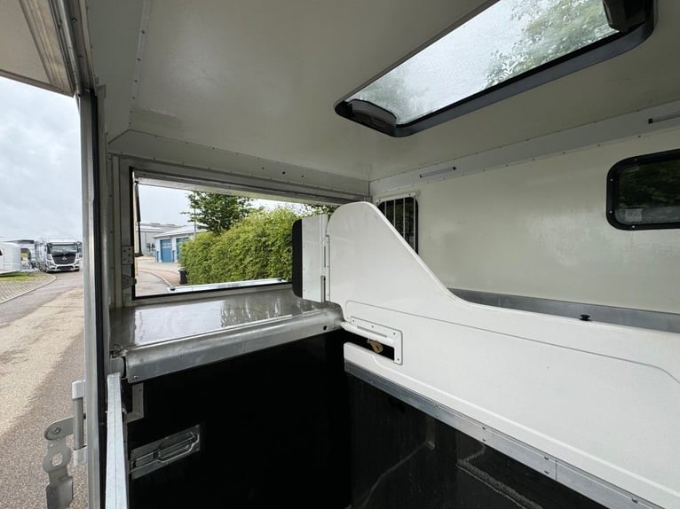 Pferdetransporter 2-Pferdeanhänger mit Seitenrampe und Wohnung Trailer Anhänger