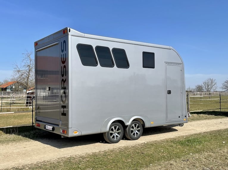 RJH 675 3-Pferdeanhänger Wohnung Doppelbett Dusche EINZIGARTIG 3,5to. LKW
