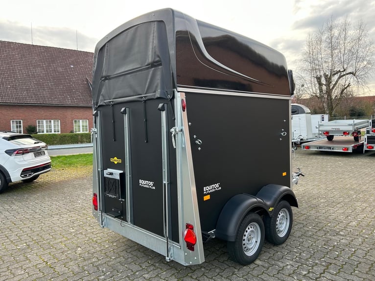 Humbaur Pferdeanhänger Equitos Plywood Plus 2000 2,0t 100km/h Trittleistengummi