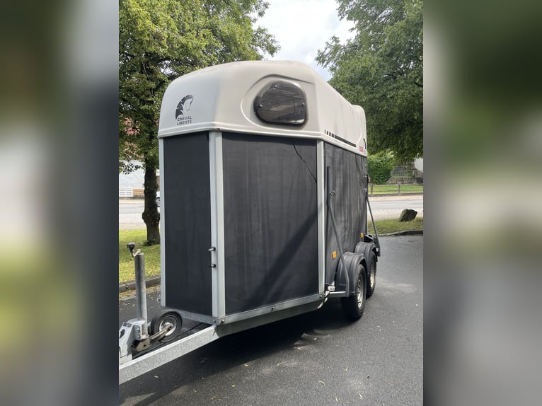 Pferde Anhänger Cheval Liberte 2-er, TÜV+Reifen neu