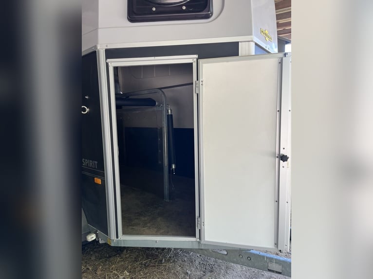 Pferdeanhänger Humbaur Spirit 2000, neuwertig!