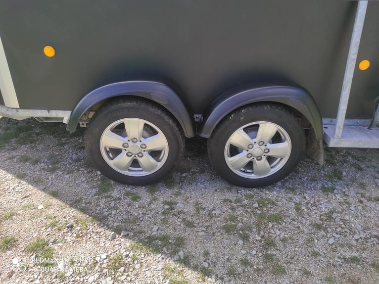 Van chevaux 2 places XL tres bon etat