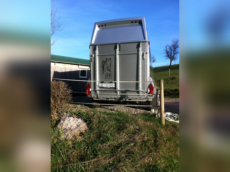 2er Pferdeanhänger MUSTANG Allround Camplet mit SPEZIALLACKIERUNG