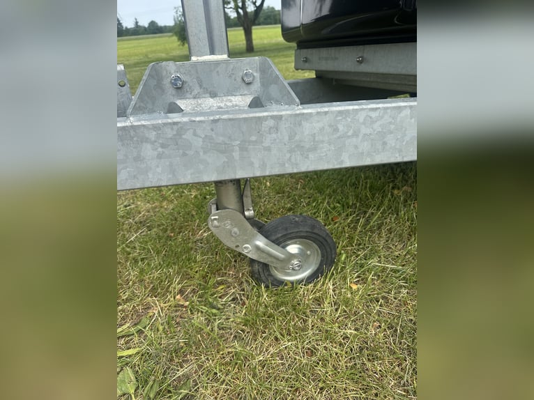 ANSSEMS Pferdeanhänger D20 | EZ 03/2024 | 2.000 kg Vollpoly
