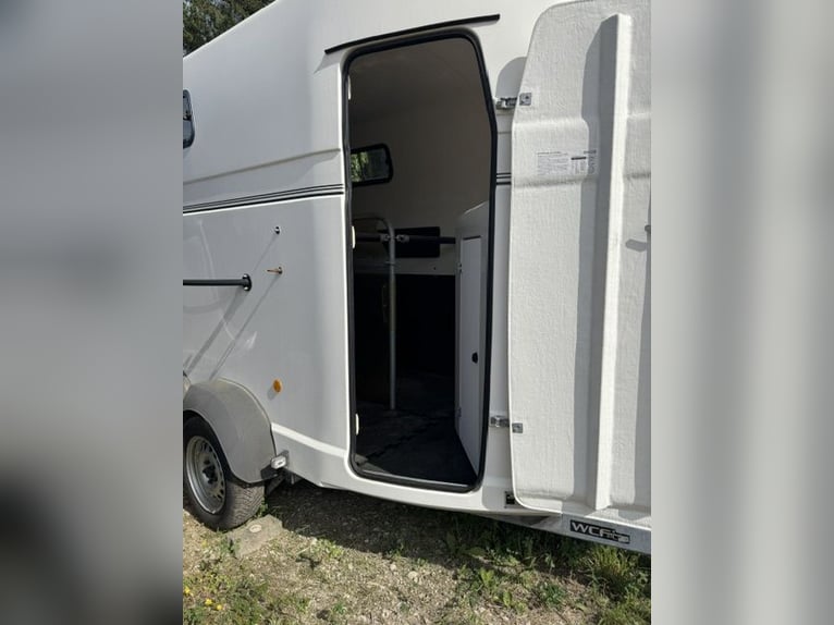 Böckmann XL Aluminium Boden Anhänger für 2 Pferde