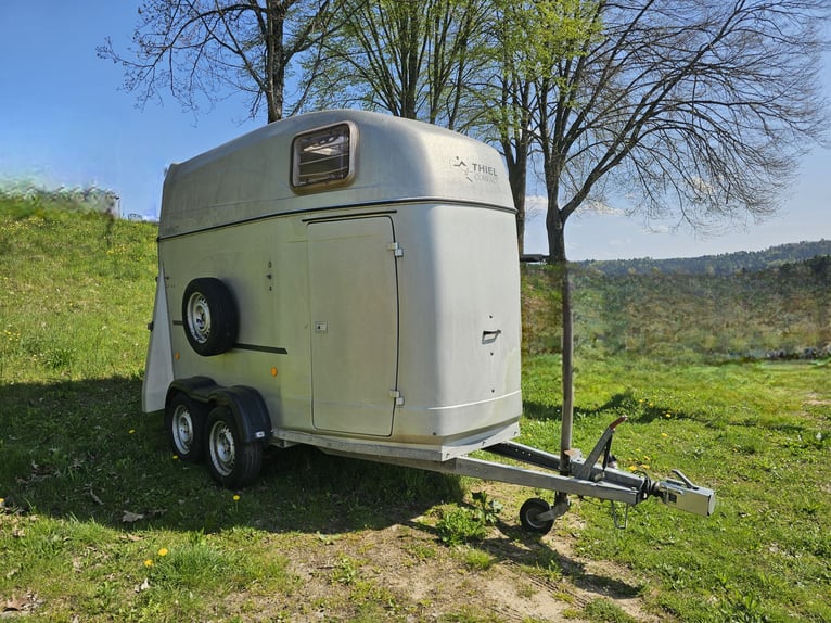 Gepflegter 2 Pferdeanhänger Reuter/Thiel Compact