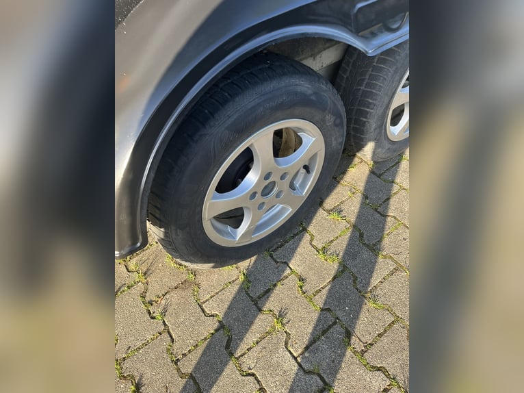 Humbaur Atis HP 2000 Pferdeanhänger – für 2 Pferde – TÜV bis 2027 – neue Bremsanlage!!!