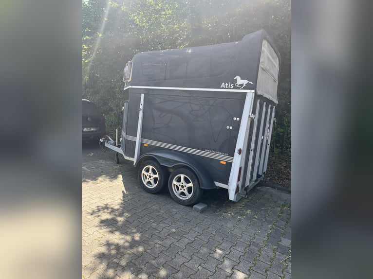 Humbaur Atis HP 2000 Pferdeanhänger – für 2 Pferde – TÜV bis 2027 – neue Bremsanlage!!!