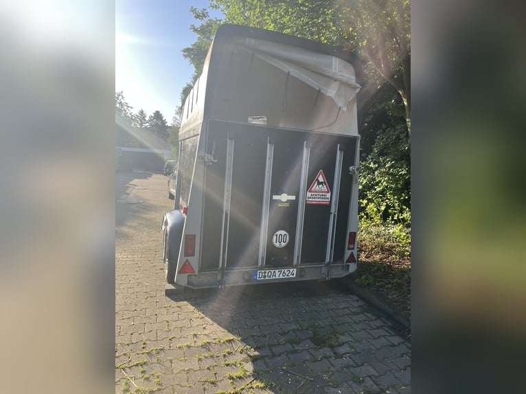 Humbaur Atis HP 2000 Pferdeanhänger – für 2 Pferde – TÜV bis 2027 – neue Bremsanlage!!!