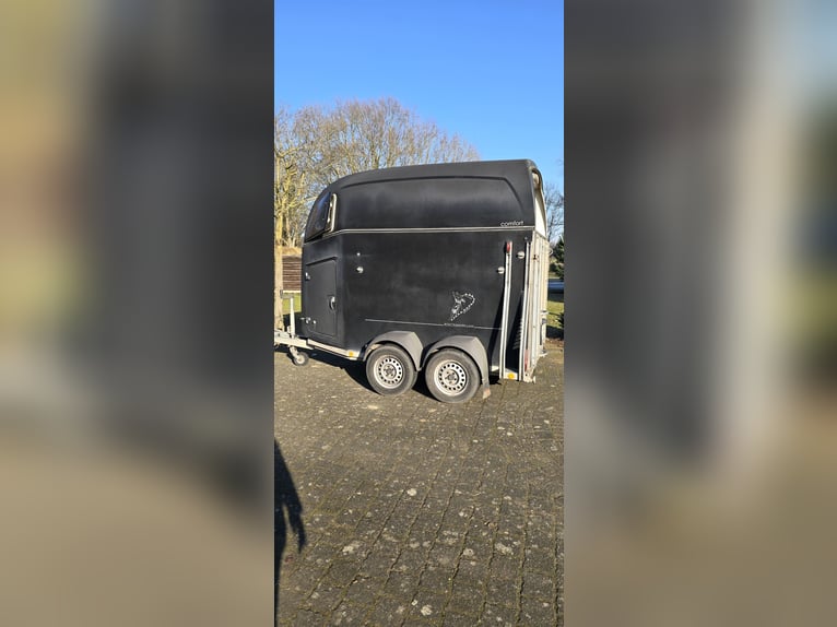 Pferdeanhänger BÖCKMANN – Baujahr 2015 – für 2 Pferde – 1. Hand