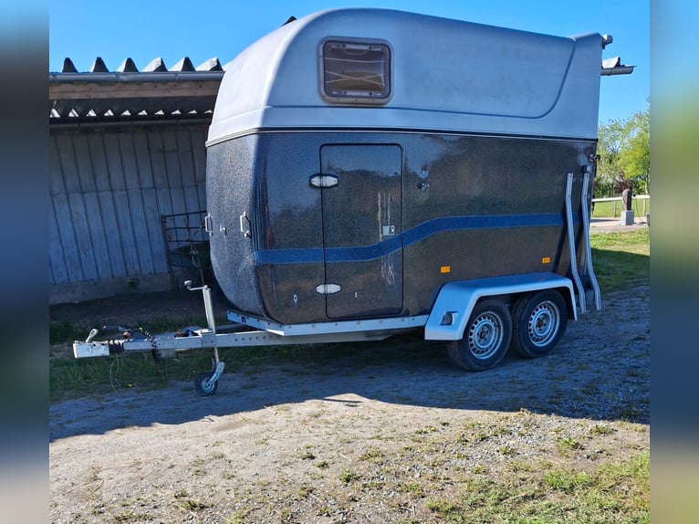 Pferdeanhänger