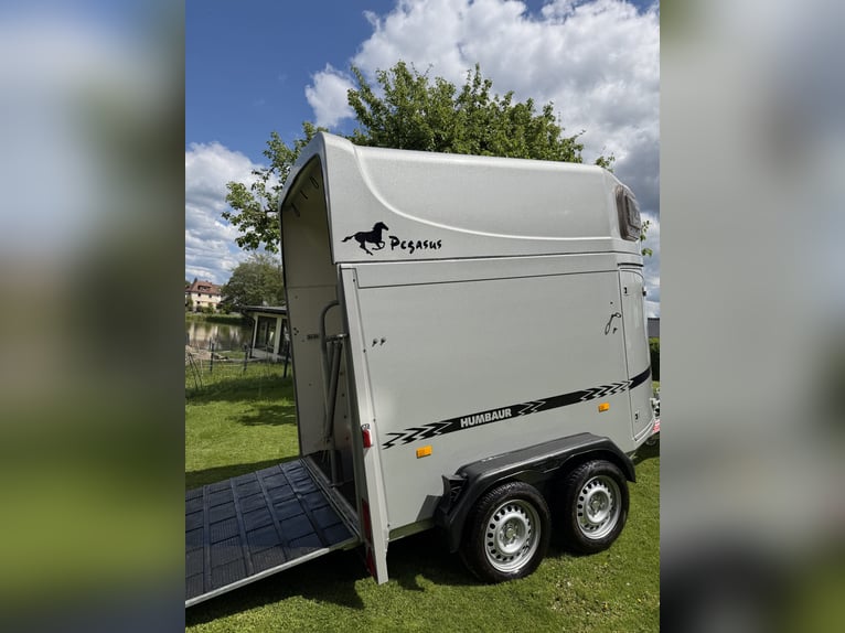 Pferdetransporter /Pferdeanhänger PEGASUS HUMBAUR HP2000