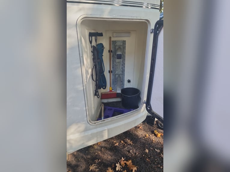 Westfalia Jupiter Pferdeanhänger für 2 Pferde