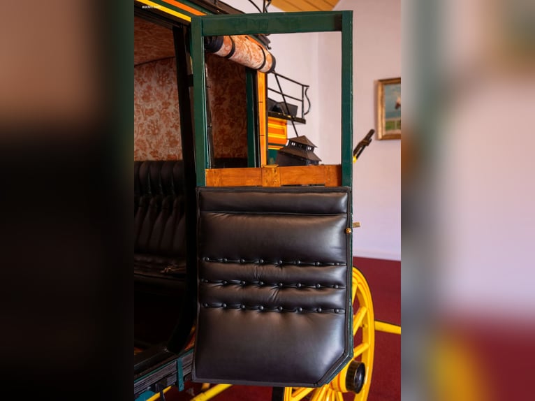 Hotel Coach