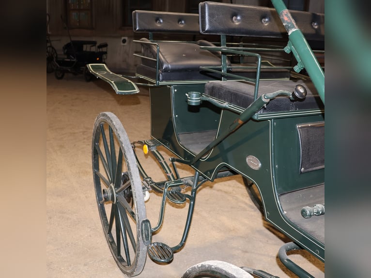 Kühnle Jagdwagen Ein/Zweispänner Scheibenbremsen Grün