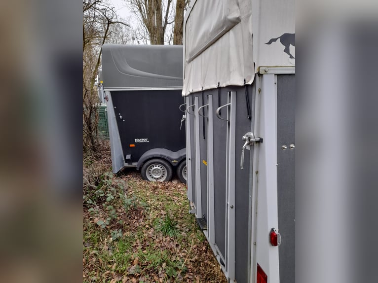 Humbaur Rapid Pferdeanhönger mit Sattelkammer , TÜV neu