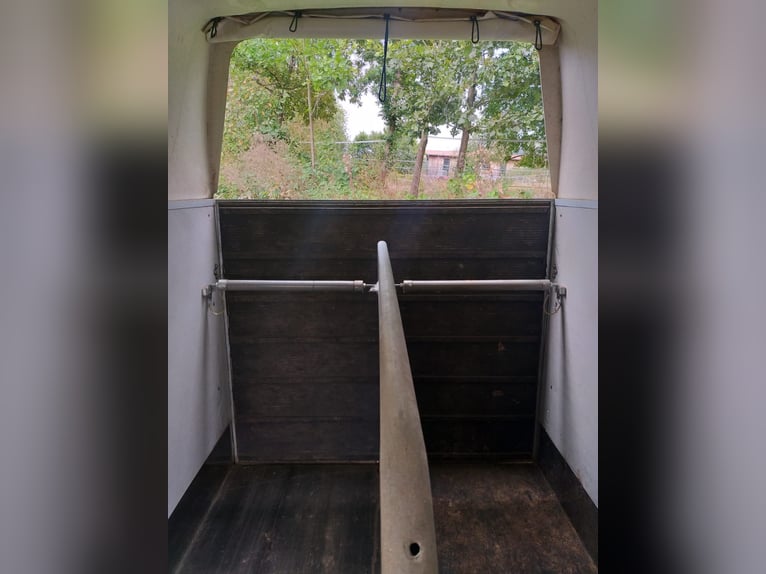 Humbaur Rapid Pferdeanhönger mit Sattelkammer , TÜV neu