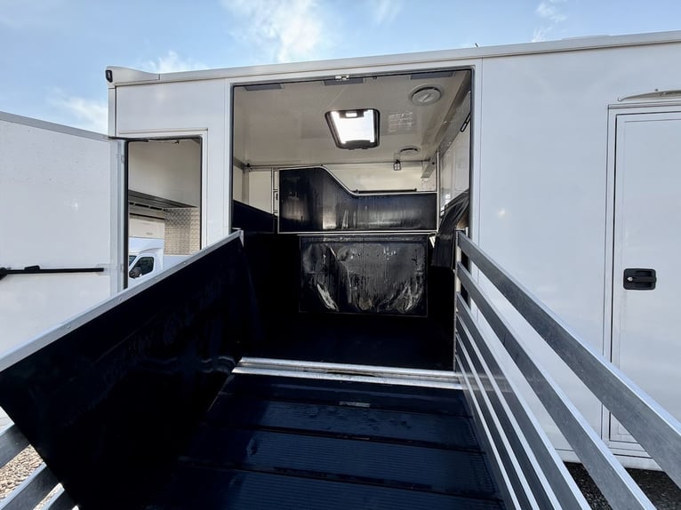 Iveco Daily RJH Sport Pro H2 für 2 Pferde mit Wohnkabine, WC und Dusche - Gebrauchtfahrzeug LKW