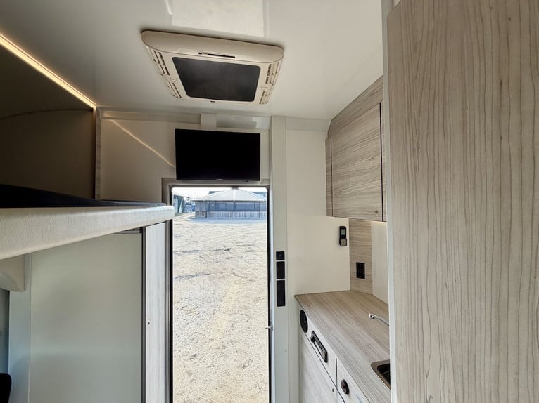 Iveco Daily RJH Sport Pro H2 für 2 Pferde mit Wohnkabine, WC und Dusche - Gebrauchtfahrzeug LKW