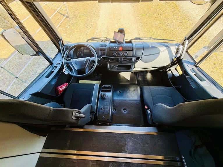 Iveco Eurocargo 160E RJH Ecoline H5 Pferdetransporter Slide-Out 5 Pferde LKW WC Dusche