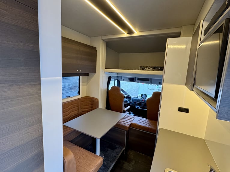 Iveco Eurocargo 80E RJH Pferdetransporter Wohnung Dusche WC 3-Pferde LKW