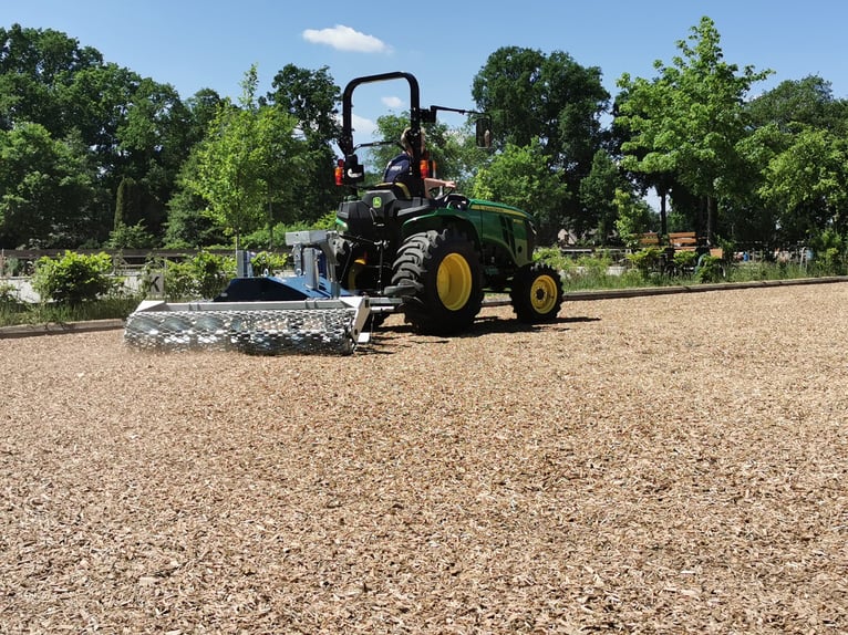 John Deere 3038E | Ausstellungsmaschine | 1x zum Aktionspreis | Kleintraktor Kompakttraktor