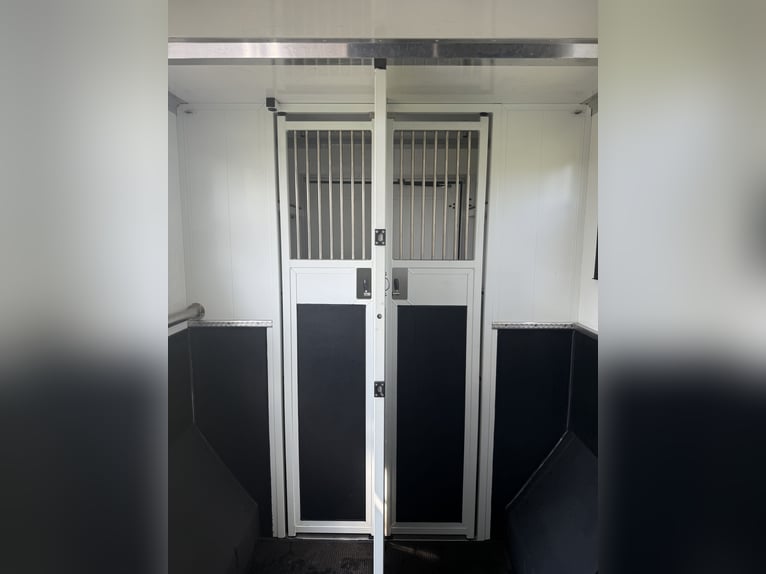 Horsetruck Mercedes Sprinter, 3-Sitzer, geeignet für Hengst, 2.0 CDI, 150 PS