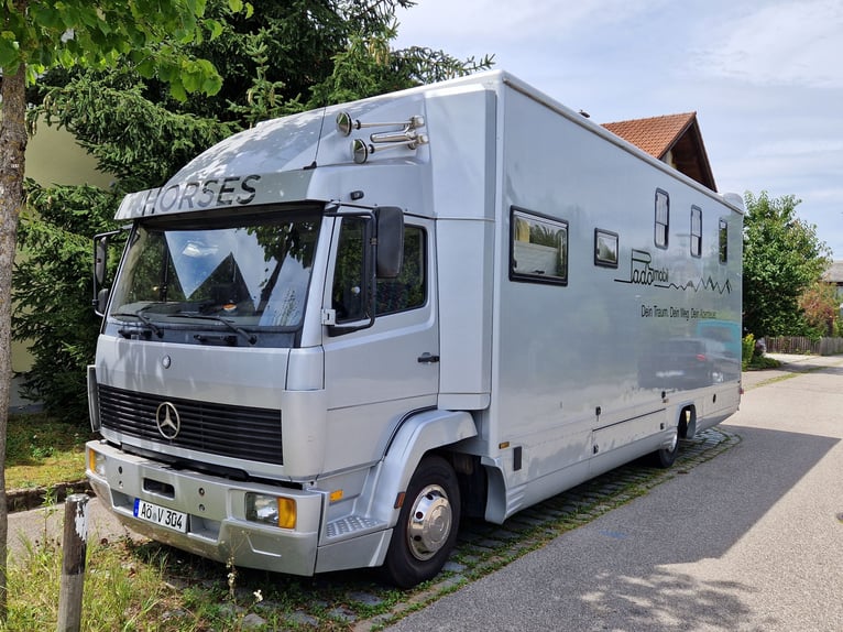 Mercedes-Benz 814 Dickenherr Umbau 2019 3 Stellplätze Solar
