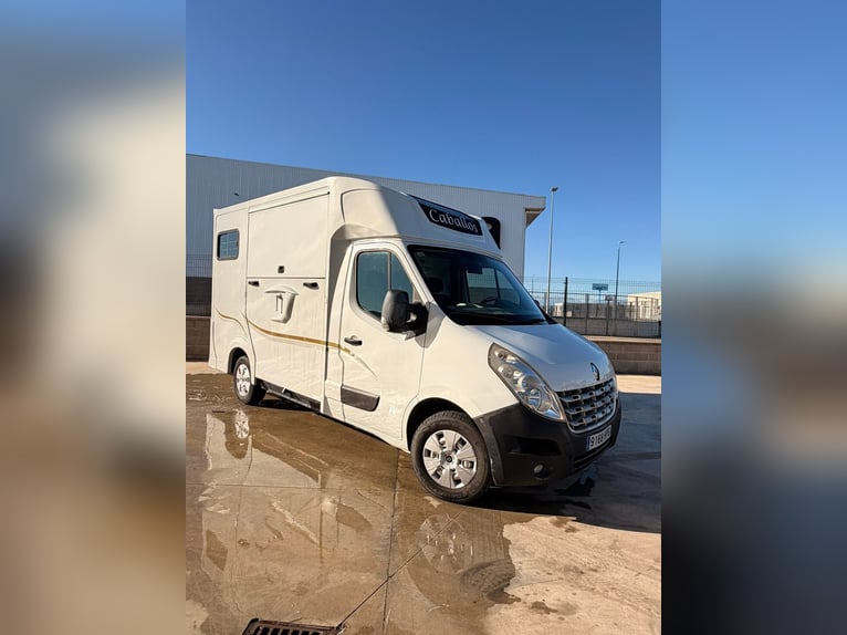 Pferdeanhänger für Renault Master, Baujahr 2012, 125 PS