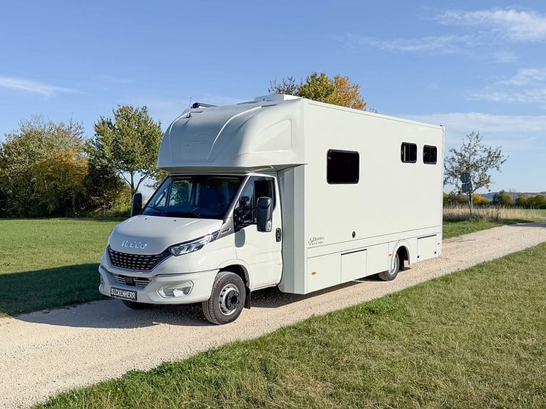 Pferdetransporter 7,5t Automatik 210 PS Wohnmobil 3 Pferde Klima im Pferdeabteil Horsetruck Camion