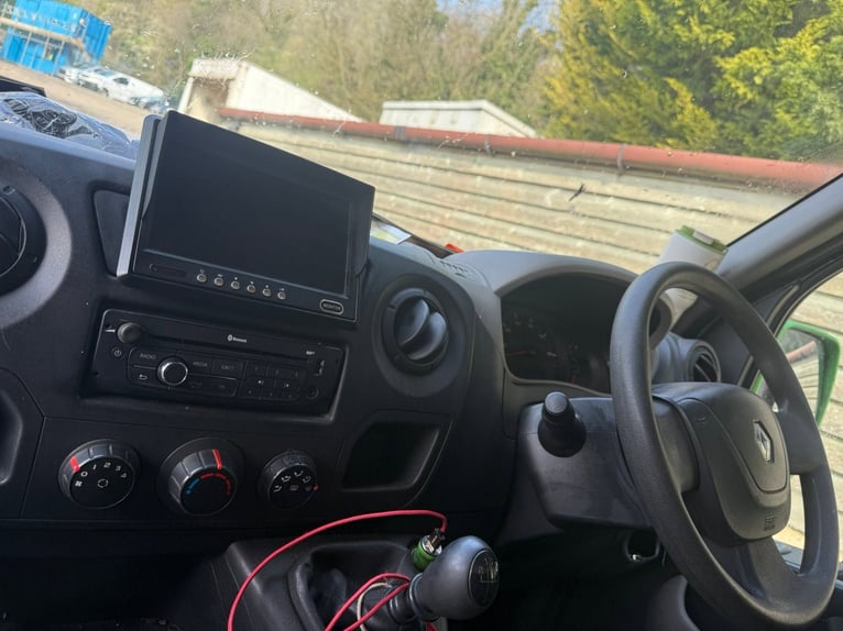 EQUIMARK Sportpferdeanhänger Renault Master, 3,5 Tonnen