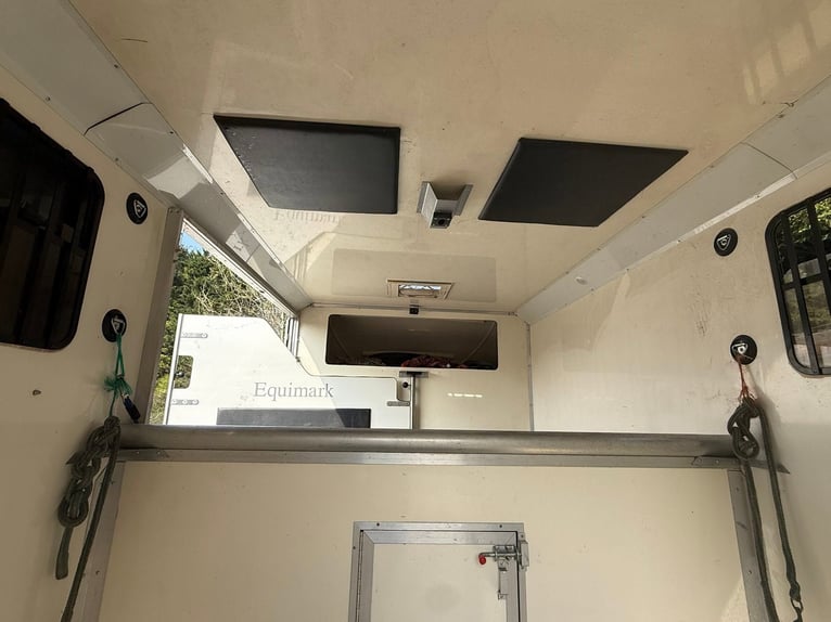 EQUIMARK Sportpferdeanhänger Renault Master, 3,5 Tonnen