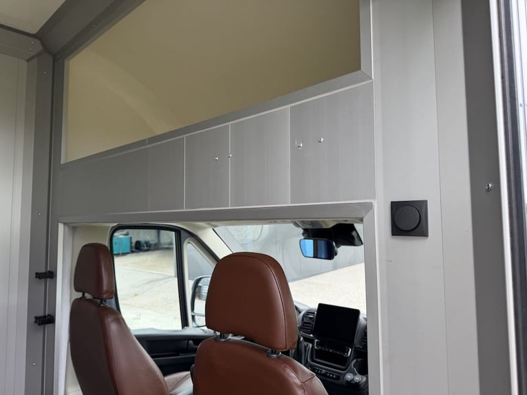 FIAT Ducato Böckmann Compact 2-Pferdetransporter Automatik 5-Sitzer TOP-Gebrauchtfahrzeug LKW