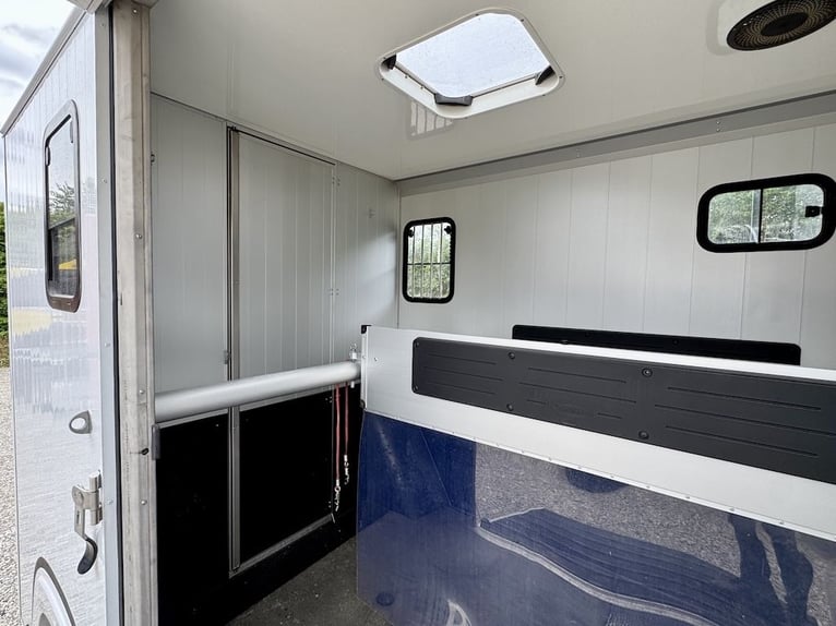 FIAT Ducato Böckmann Compact 2-Pferdetransporter LKW Sprinter Neuwertig TOP Zustand