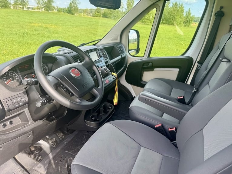 FIAT Ducato Böckmann Compact 2-Pferdetransporter LKW Sprinter Neuwertig TOP Zustand