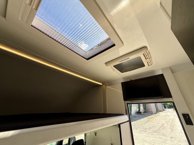 IVECO Daily RJH Sport Pro H3 Pferdetransporter Wohnkabine 3 Pferde Automatik WC Dusche LKW