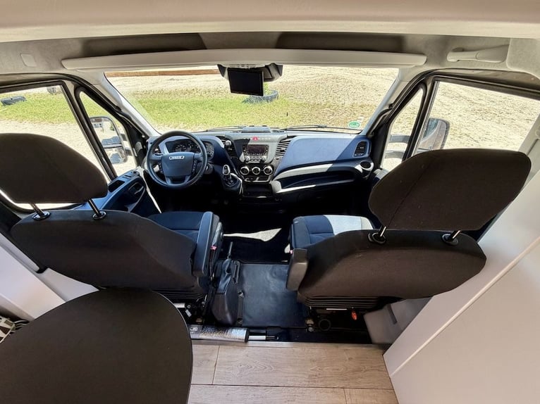 IVECO Daily RJH Sport Pro H3 Pferdetransporter Wohnkabine 3 Pferde Automatik WC Dusche LKW