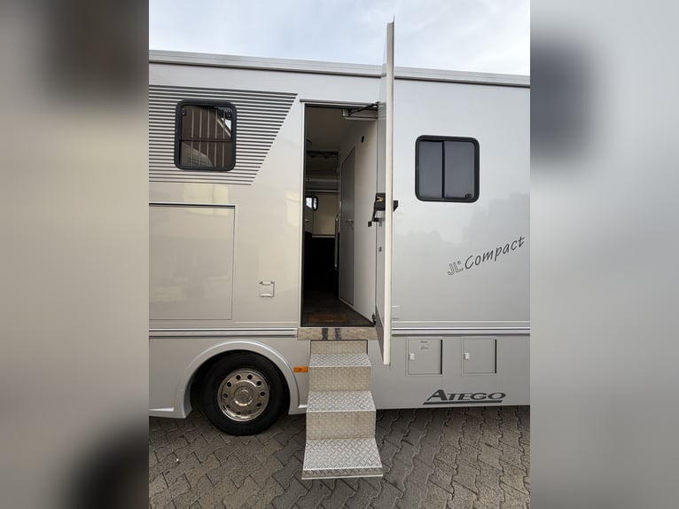 MB Atego 818 | Pop-Out Wohnraum | 1. Hand | Nur 57000 km |  Standheizung | Klima
