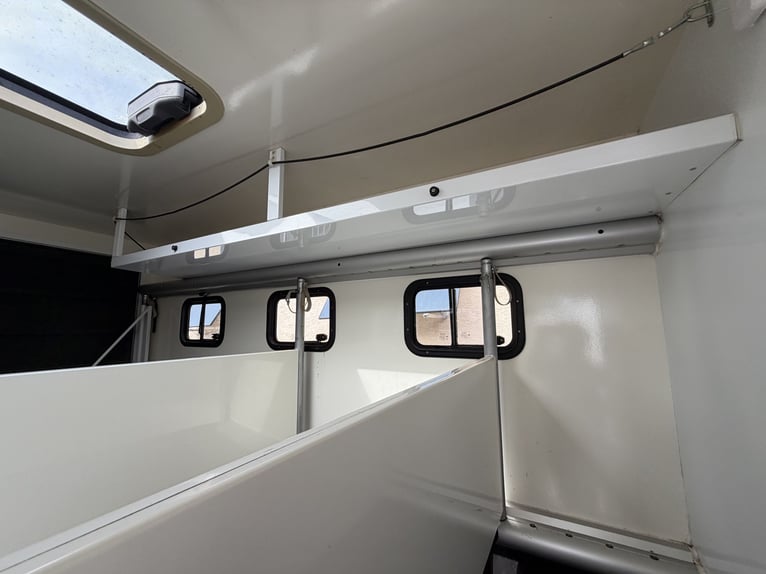 MB Atego 818 | Pop-Out Wohnraum | 1. Hand | Nur 57000 km |  Standheizung | Klima