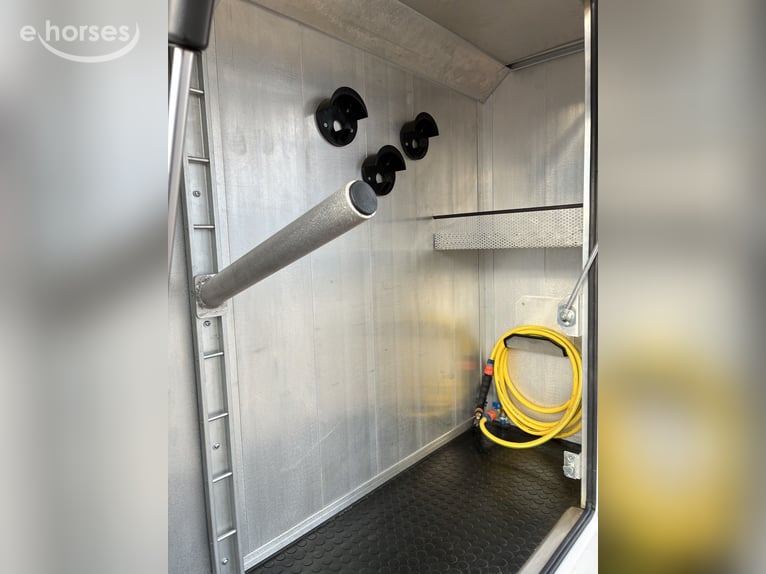 Mercedes-Benz Pferdetransporter Fuso Automatik 7,5t PV Anlage autark Pop-out Horsetruck Wohnmobil