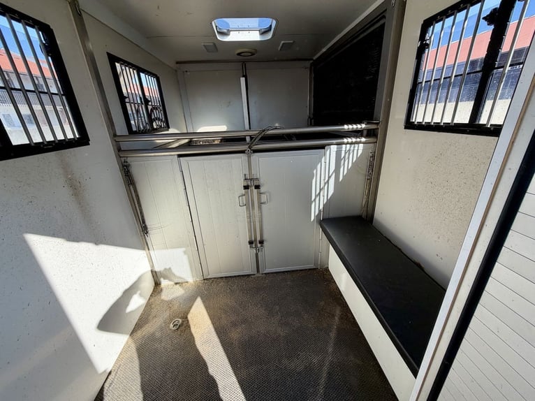 Mercedes-Benz Sprinter 2-Pferdetransporter Sattelkammer LKW