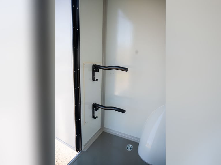 NEUER RENAULT MASTER (0000)