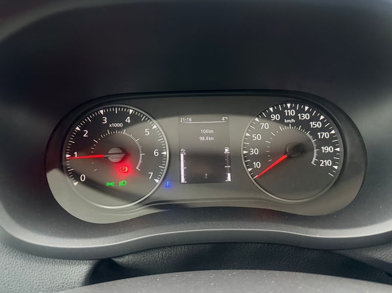 NEUER RENAULT MASTER (0000)