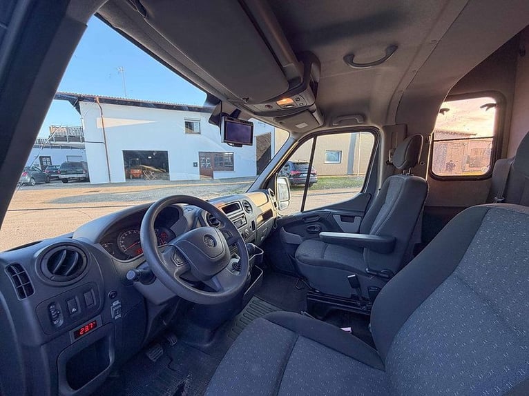 Pferdetransporter 5 Sitzer Automatik Nur 80.300KM Opel Movano Klima Tempomat Paragan Horsevan