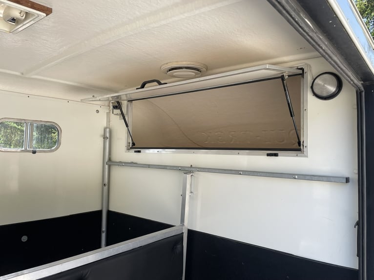 Pferdetransporter / Selbstfahrer Peugeot Equi-Trek Sonic zu verkaufen