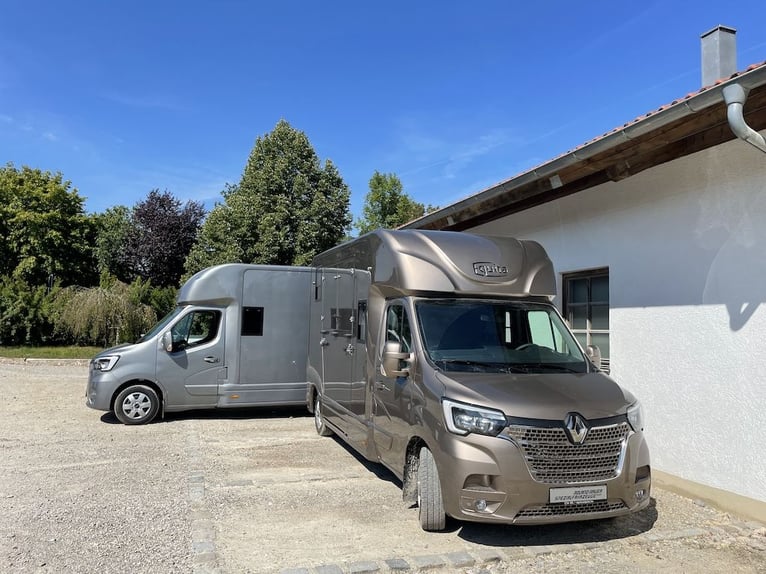 Renault EQUITA 2-Pferdetransporter 5-Sitzer LKW NEU